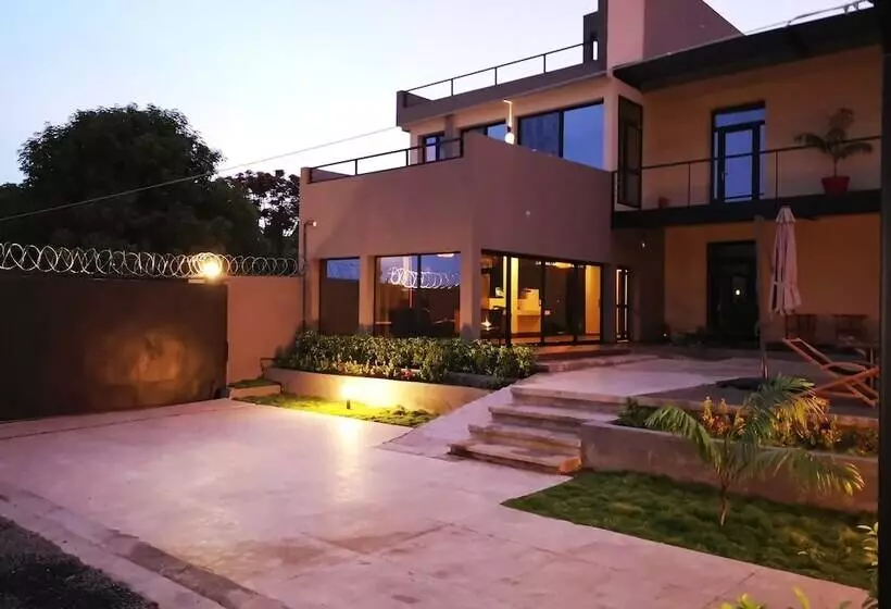 هتل Au Bord De L'eau