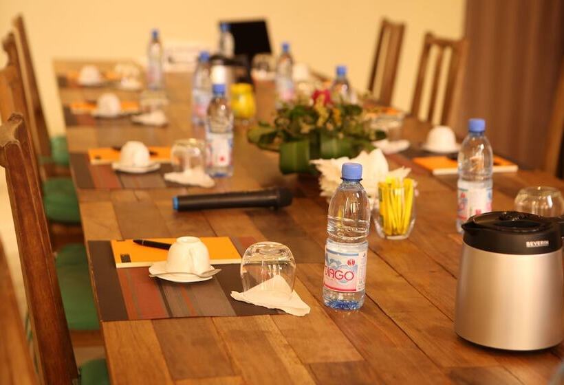 هتل Au Bord De L'eau