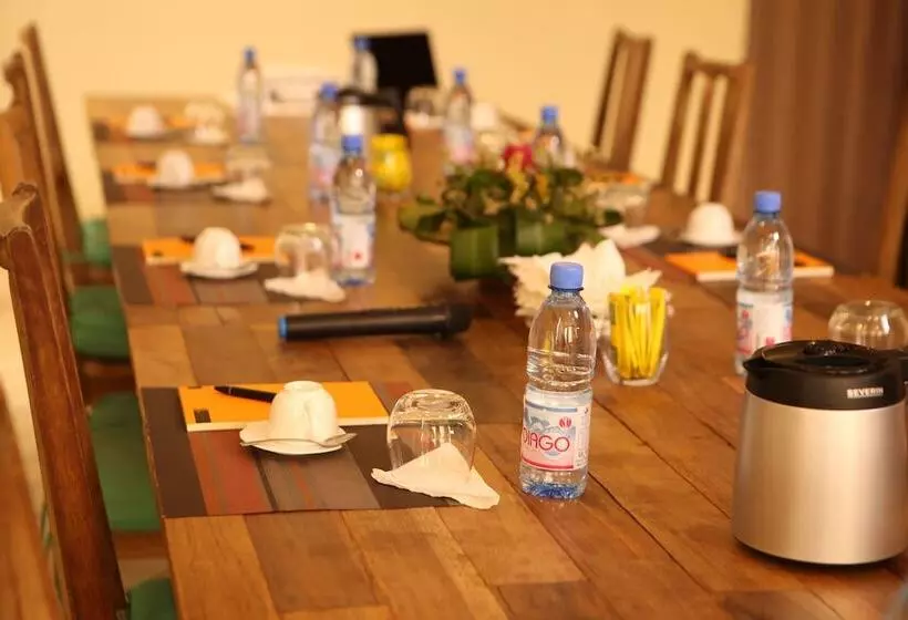 هتل Au Bord De L'eau