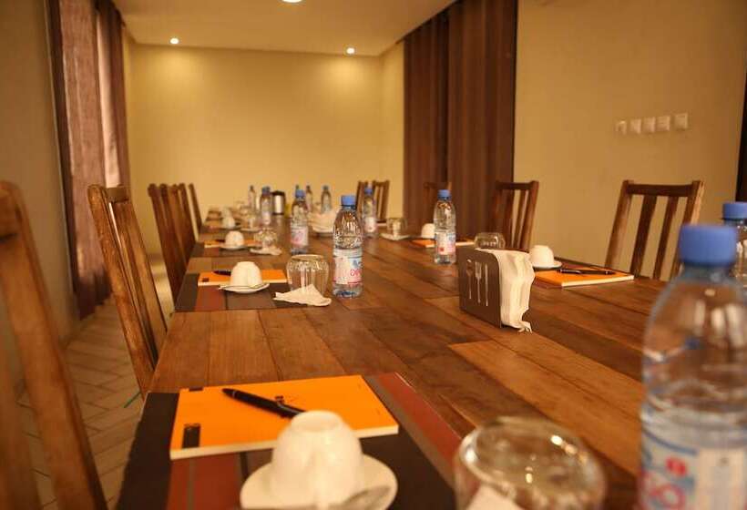 هتل Au Bord De L'eau