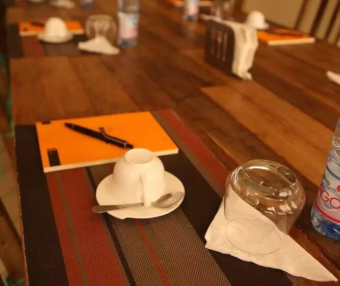 هتل Au Bord De L'eau