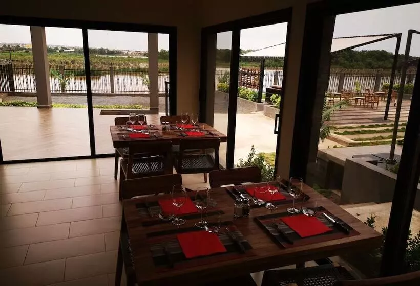 هتل Au Bord De L'eau