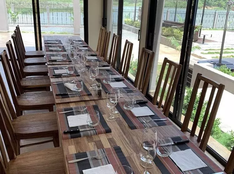 هتل Au Bord De L'eau