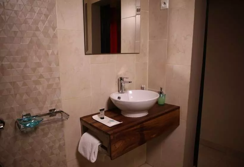 هتل Au Bord De L'eau