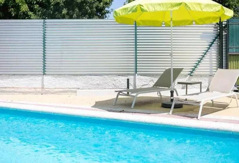 پانسیون Newly Renovated Room W Pool & Bikeparking