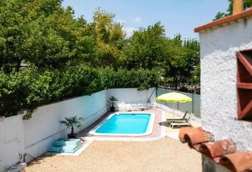 پانسیون Newly Renovated Room W Pool & Bikeparking