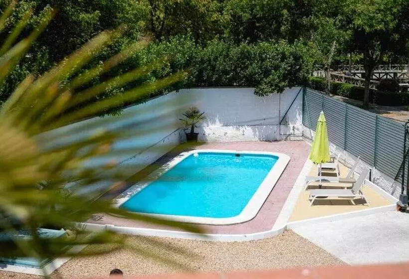 پانسیون Newly Renovated Room W Pool & Bikeparking