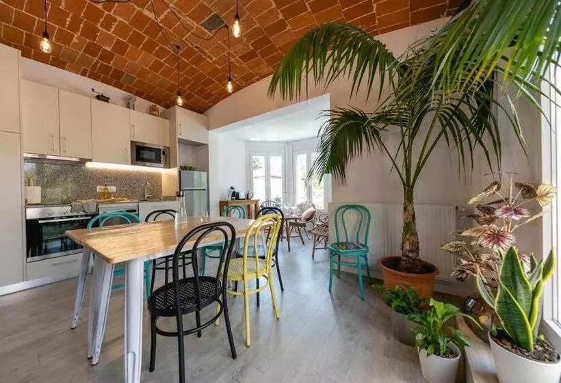 پانسیون Newly Renovated Room W Pool & Bikeparking