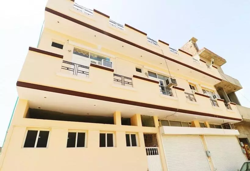 Hotelli Oyo 37903 Best Stay Guest House