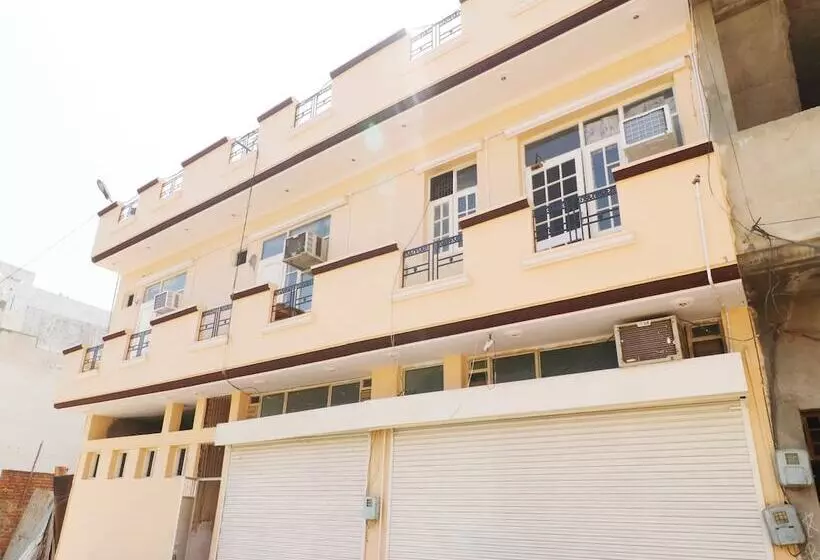 Hotelli Oyo 37903 Best Stay Guest House