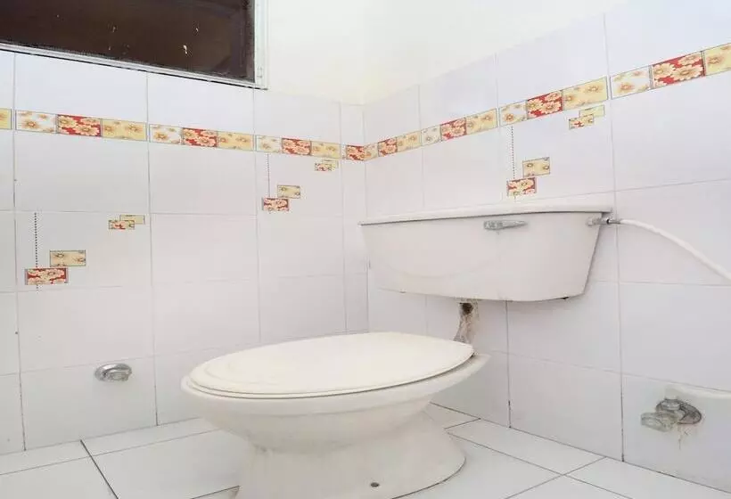 Hotelli Oyo 37903 Best Stay Guest House