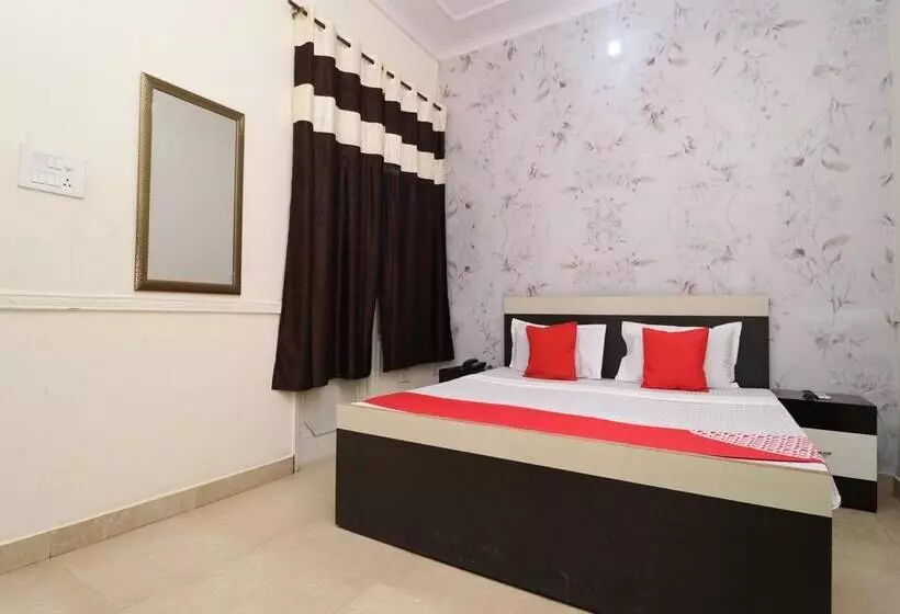 Hotelli Oyo 37903 Best Stay Guest House