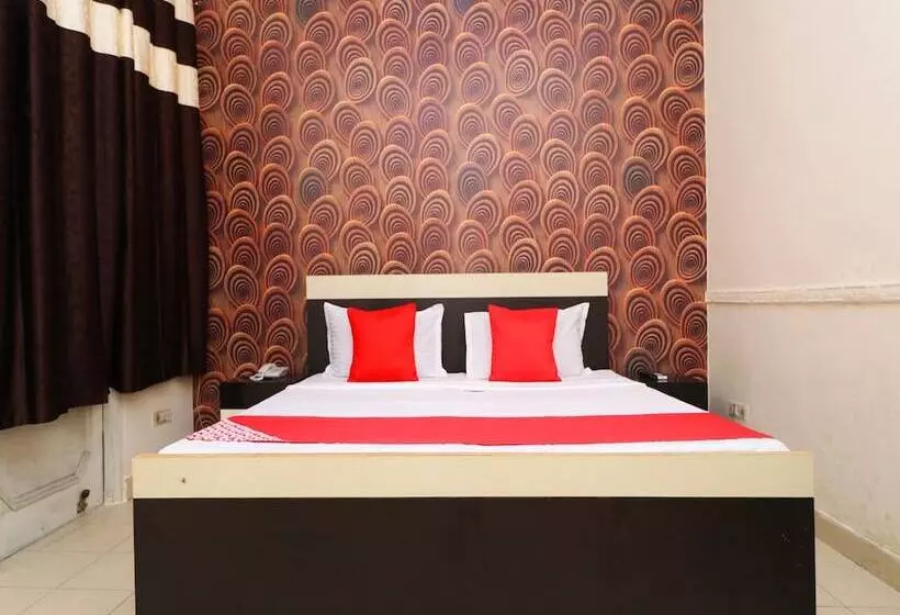 Hotelli Oyo 37903 Best Stay Guest House