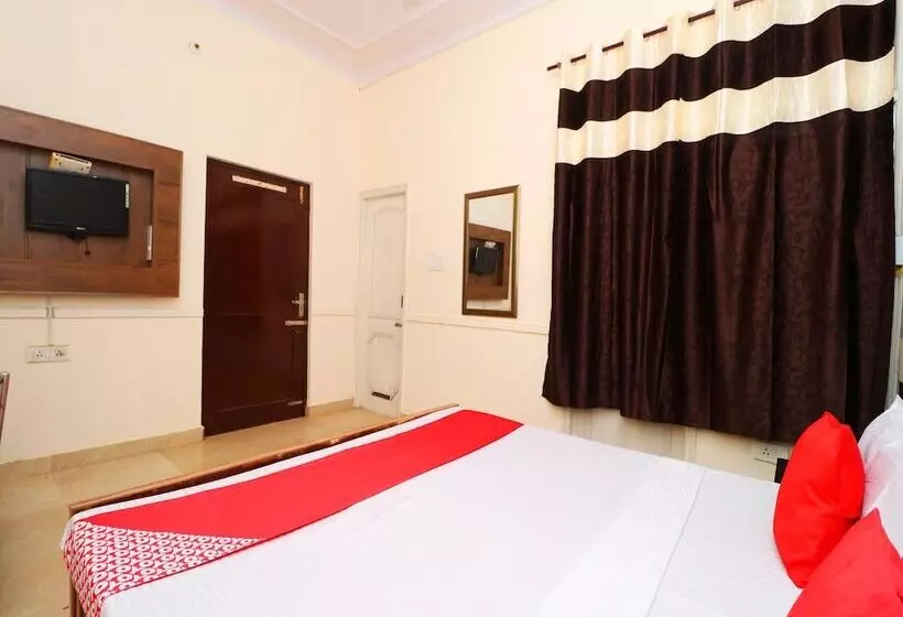 Hotelli Oyo 37903 Best Stay Guest House