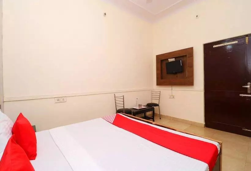 Hotelli Oyo 37903 Best Stay Guest House