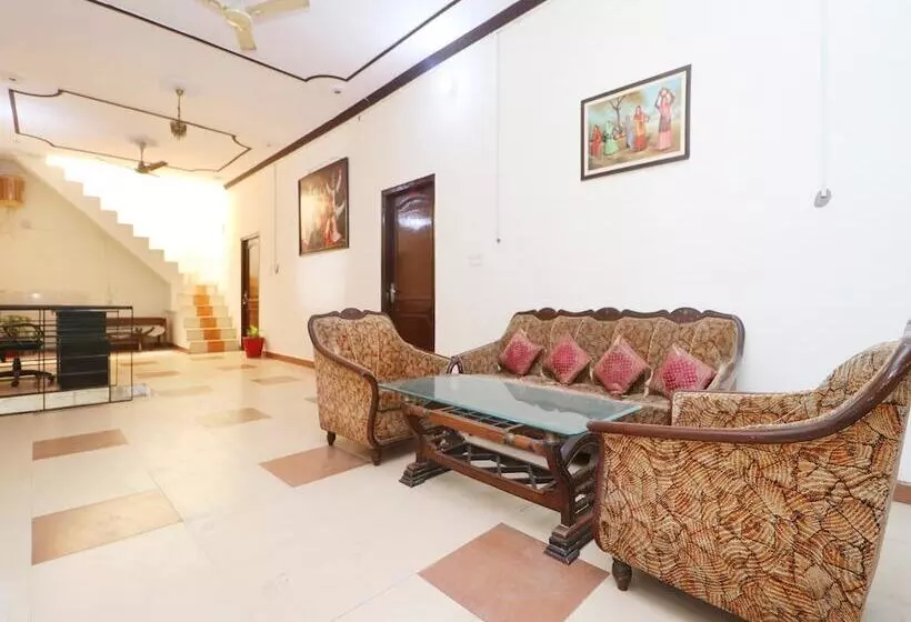 Hotelli Oyo 37903 Best Stay Guest House