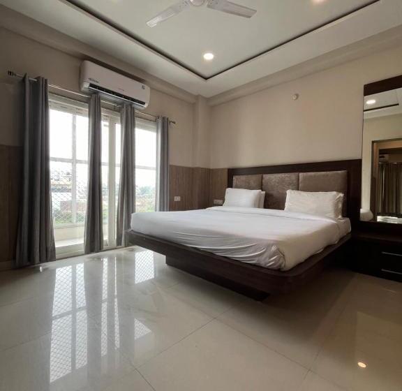 בית מלון כפרי Shri Radha Nikunj   Opposite Prem Mandir