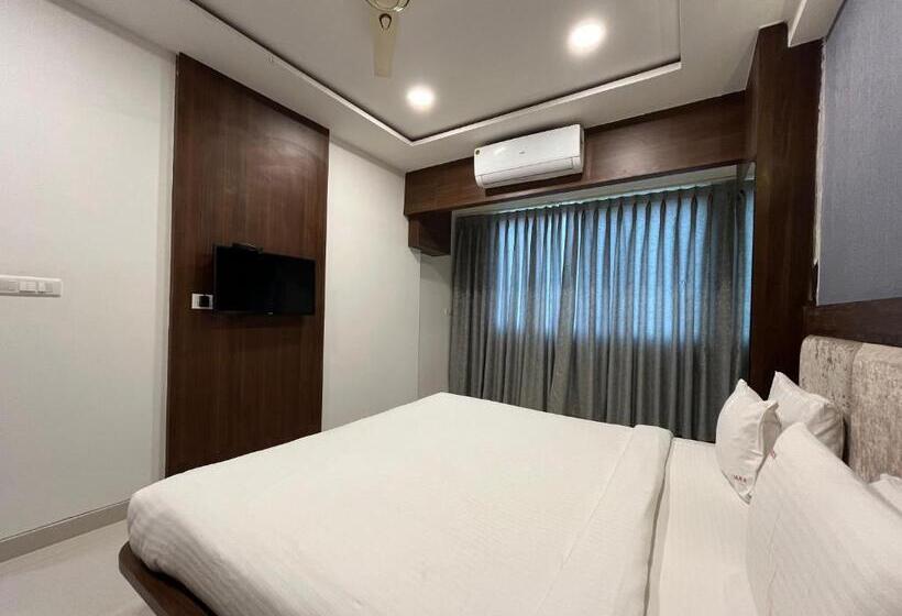 בית מלון כפרי Shri Radha Nikunj   Opposite Prem Mandir