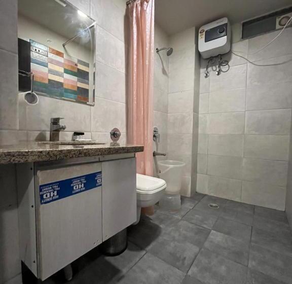 בית מלון כפרי Shri Radha Nikunj   Opposite Prem Mandir