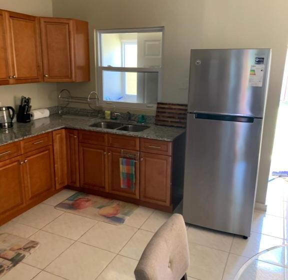 هتل Thevista S Runaway Bay Lot749