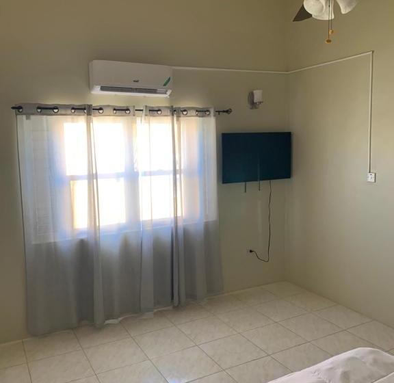 هتل Thevista S Runaway Bay Lot749