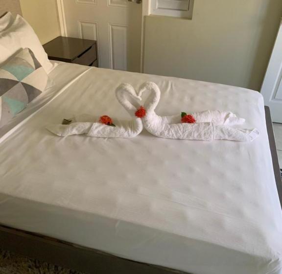 هتل Thevista S Runaway Bay Lot749