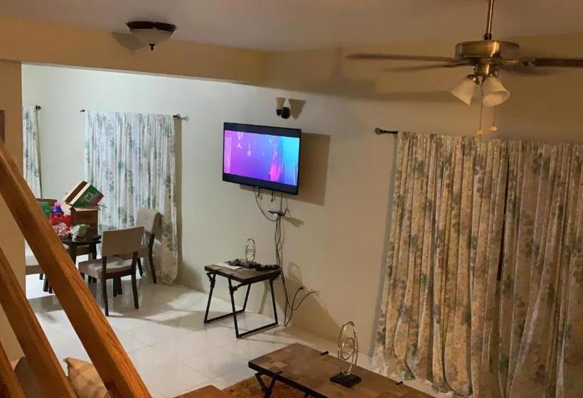 هتل Thevista S Runaway Bay Lot749