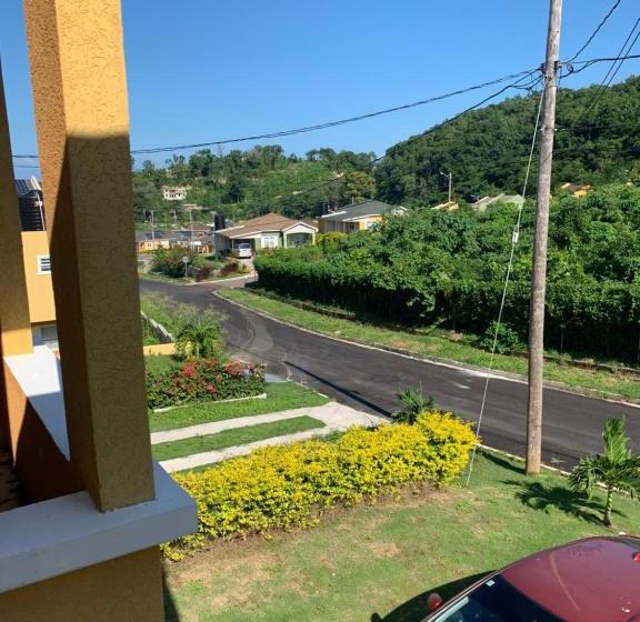 هتل Thevista S Runaway Bay Lot749