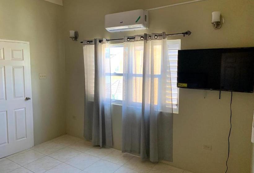 هتل Thevista S Runaway Bay Lot749