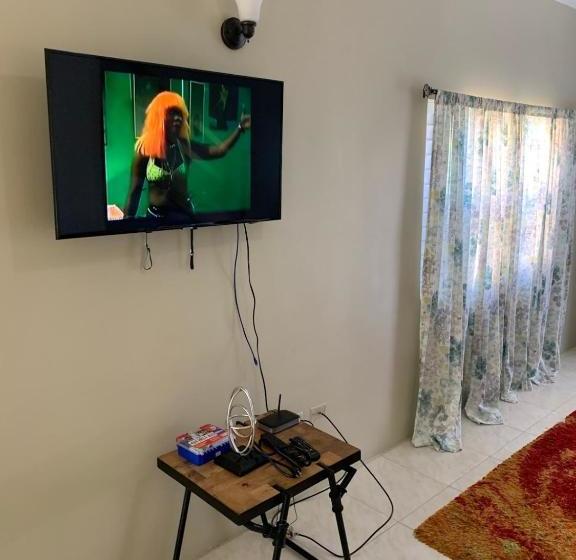 هتل Thevista S Runaway Bay Lot749