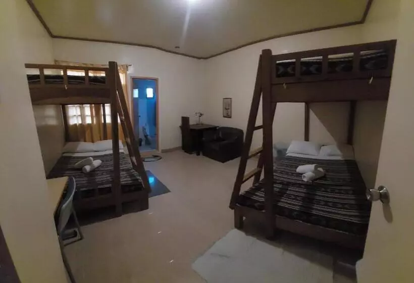 ホテル Rusty Nail Inn And Cafe