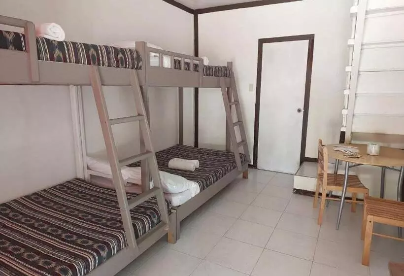 ホテル Rusty Nail Inn And Cafe