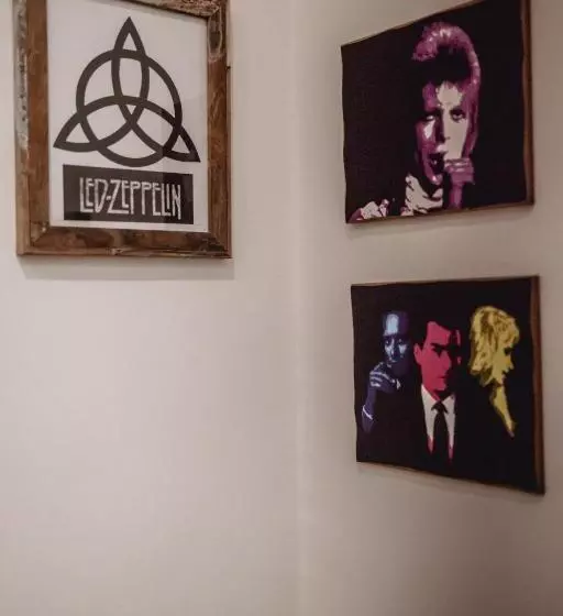 تختخواب و صبحانه Aleandre