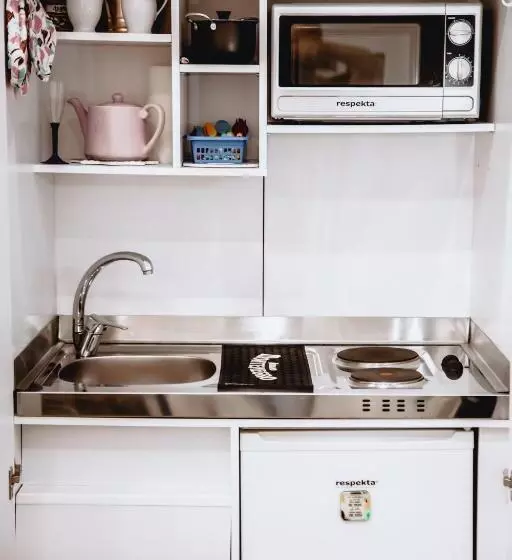 تختخواب و صبحانه Aleandre