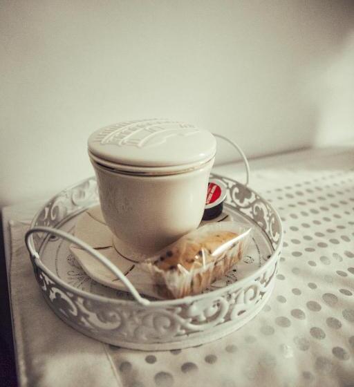 تختخواب و صبحانه Aleandre