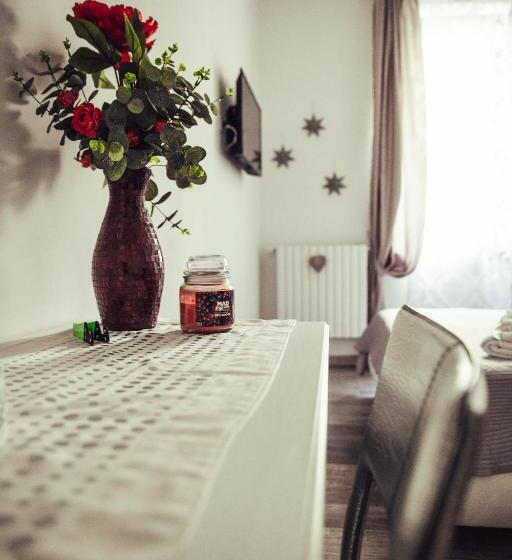 تختخواب و صبحانه Aleandre