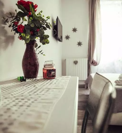 تختخواب و صبحانه Aleandre