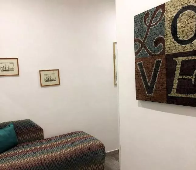 تختخواب و صبحانه Aleandre