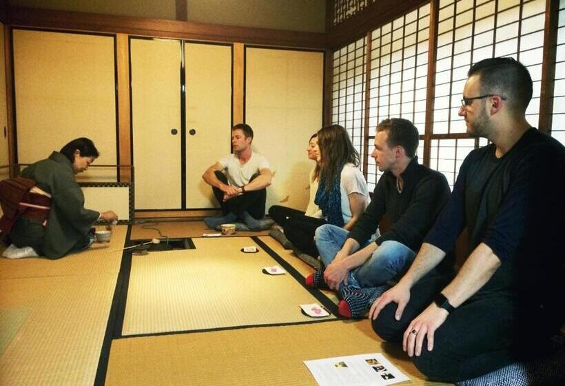 Majatalo Naraigoto Eena House