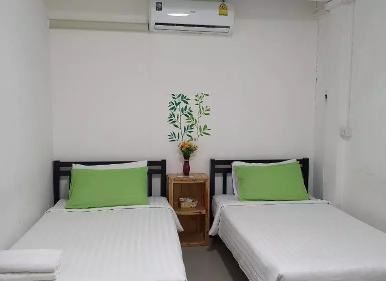 Happy Hostel