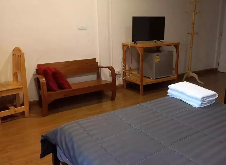 Happy Hostel