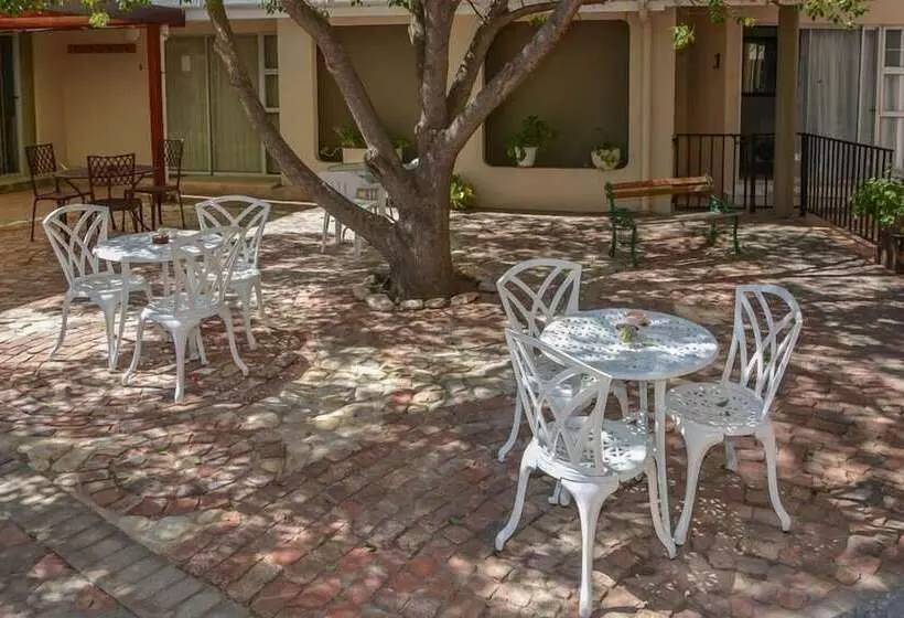 Majatalo 7 Eland Boutique Guesthouse