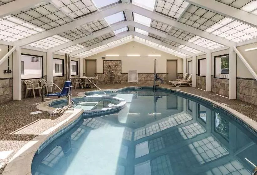 ホテル Comfort Inn & Suites