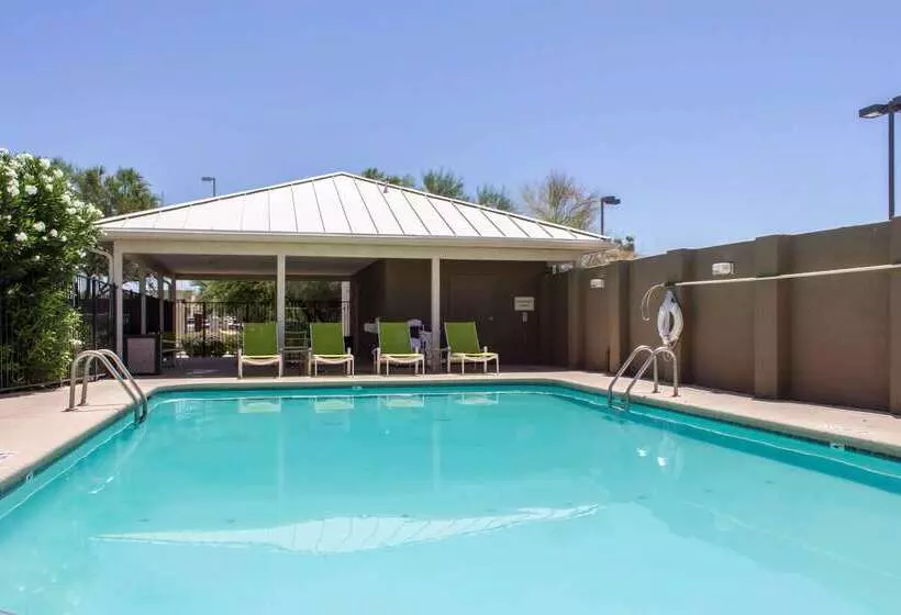 호텔 Comfort Suites At Tucson Mall