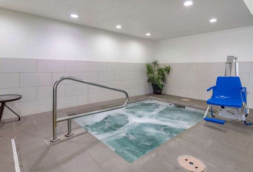 هتل Comfort Suites Fort Collins Near University