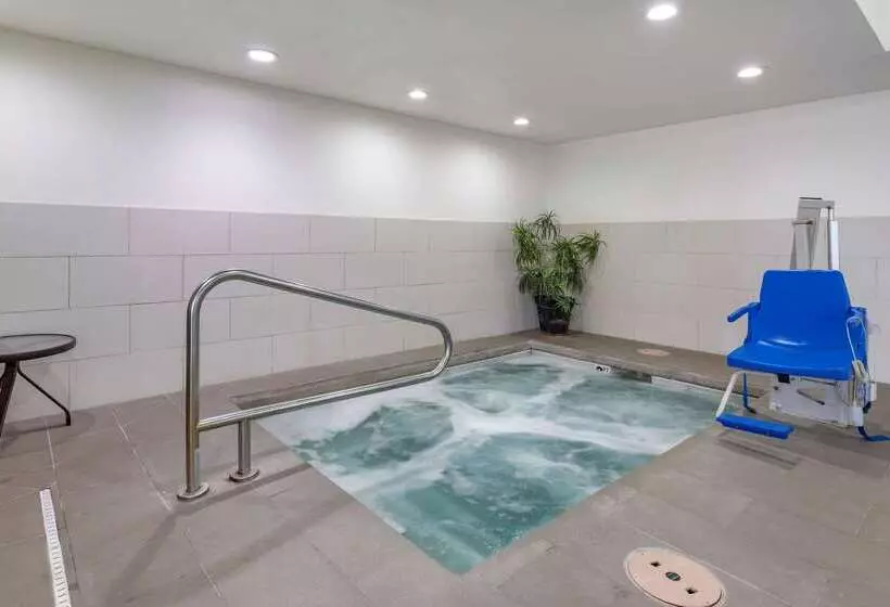 호텔 Comfort Suites Fort Collins Near University