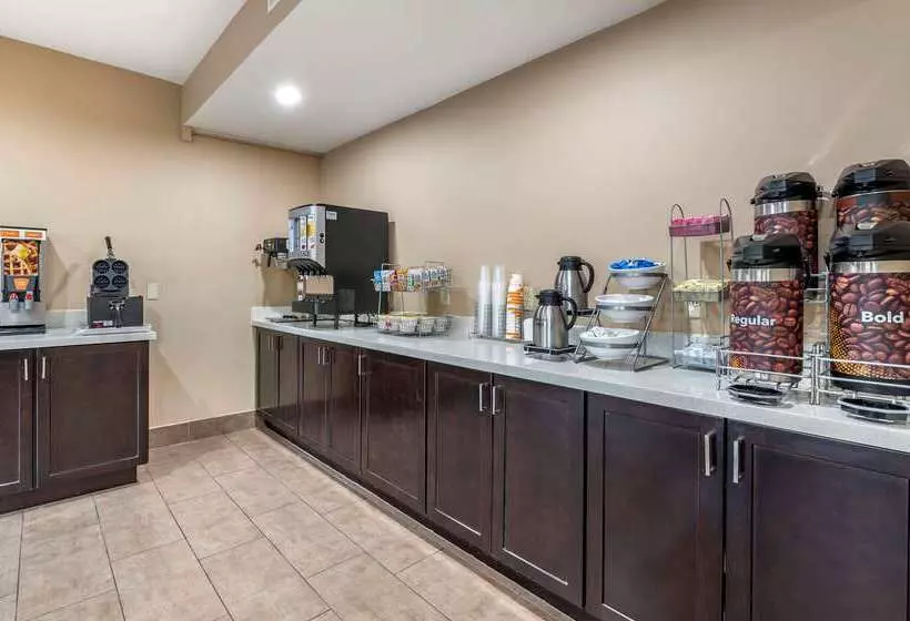 Отель Comfort Suites Keeneland