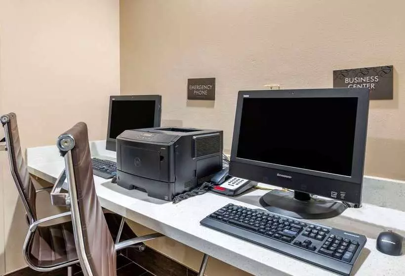 Отель Comfort Suites Keeneland