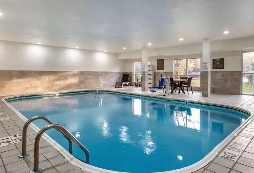 Отель Comfort Suites Keeneland