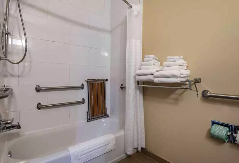 Отель Comfort Suites Keeneland